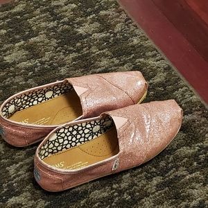 PINK GLITTER TOMS!!